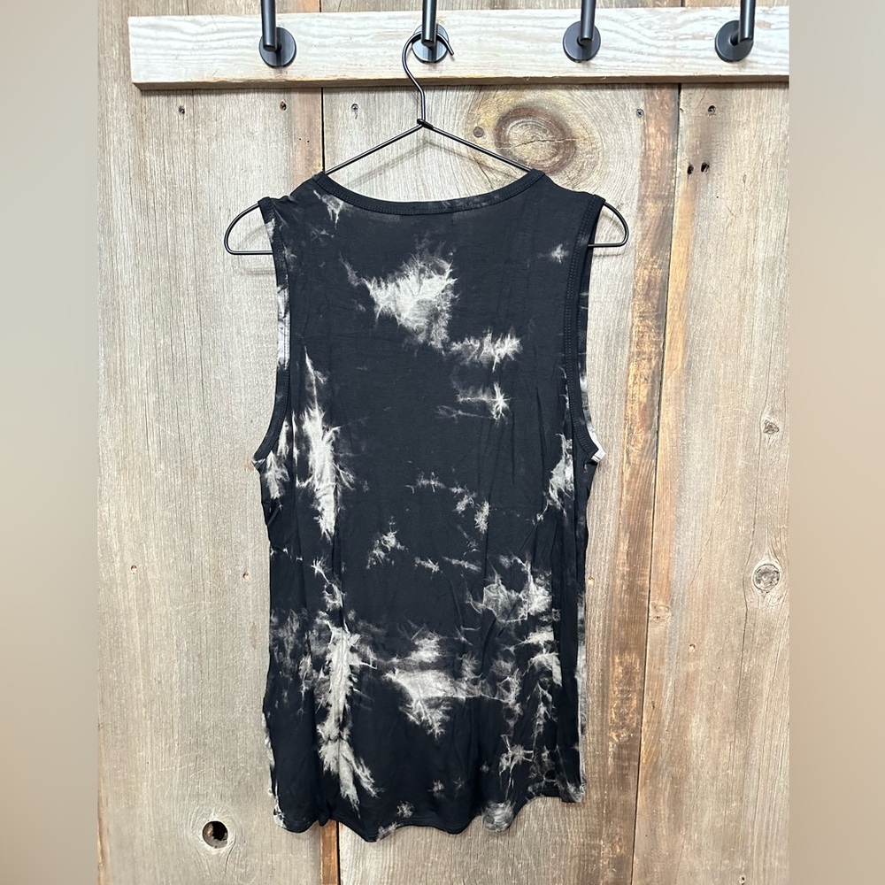Petit Gâteau Twist Knot Front Tank Top in Black Tie Dye Size Large - Picture 4 of 11